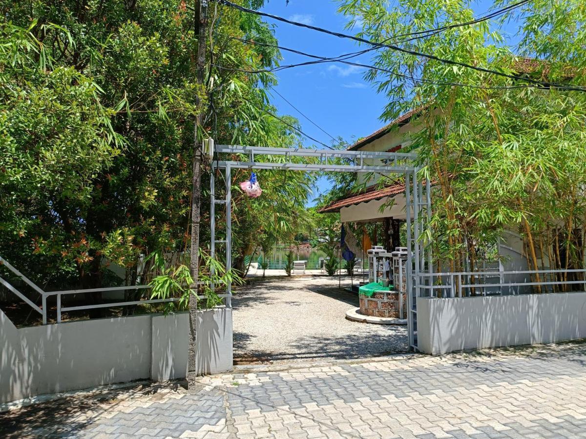 Global Backwater Resort Kollam Exterior foto